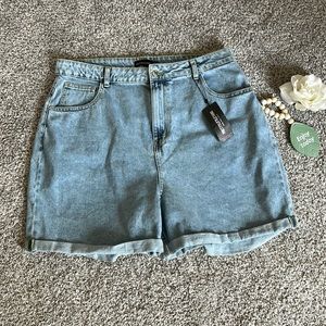 NWT Pretty Little Thing High Waisted Mom shorts